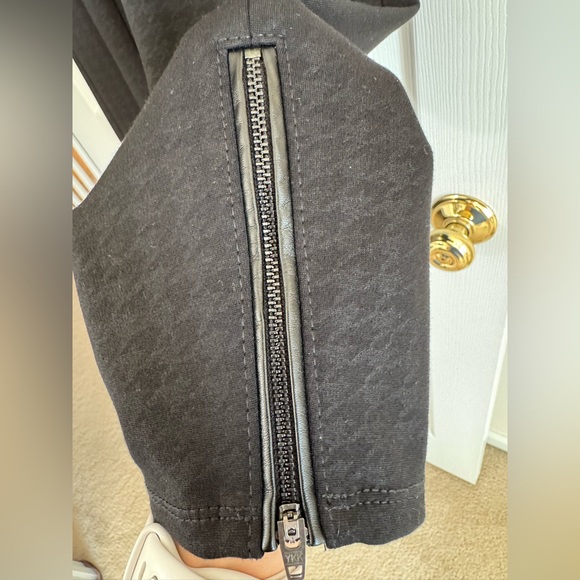 White House Black Market Textured Black Skinny Pants - Picture 3 of 11